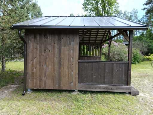 4x6 m puidust paviljon — avar aiamajake põranda ja kahekordse viilkatusega