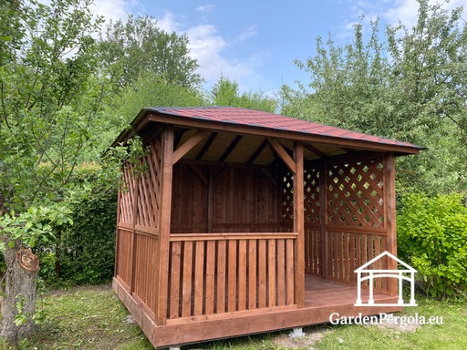 3x3.5 m pruun puidust aiapaviljon — Hubane aiapaviljon põrandaga, suletud tagaseina ja dekoratiivsete võreseintega - garden gazebo pergola